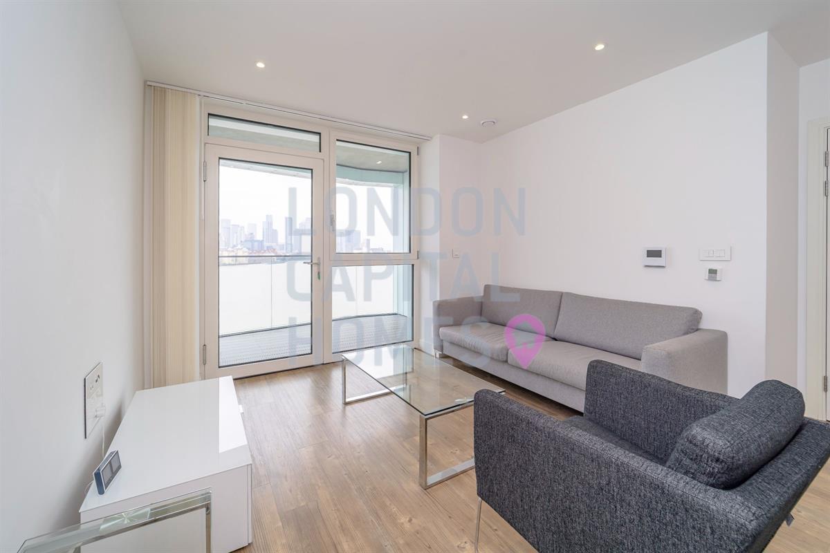 2 bed property in Gordian Apartments, 34 Cable Walk, London
